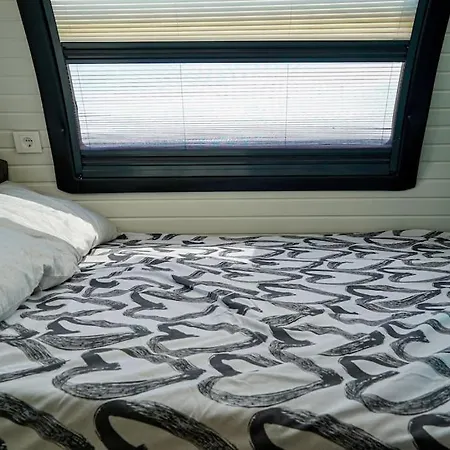 Caravan Serenity - Huzurlu Bir Karavan Tatili Ve Sobali Kis Bahcemiz Apartment