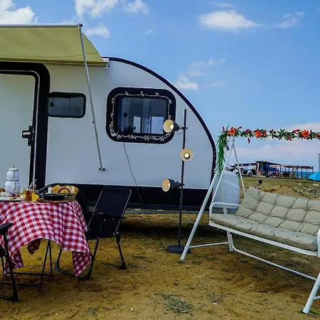 Caravan Serenity - Huzurlu Bir Karavan Tatili Ve Sobali Kis Bahcemiz *